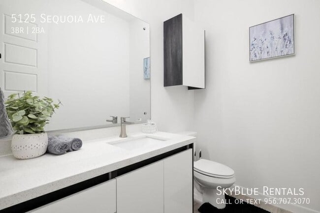 Building Photo - 5125 Sequoia Ave