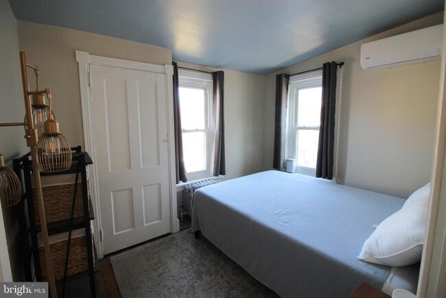 Building Photo - 141 W Mulberry St