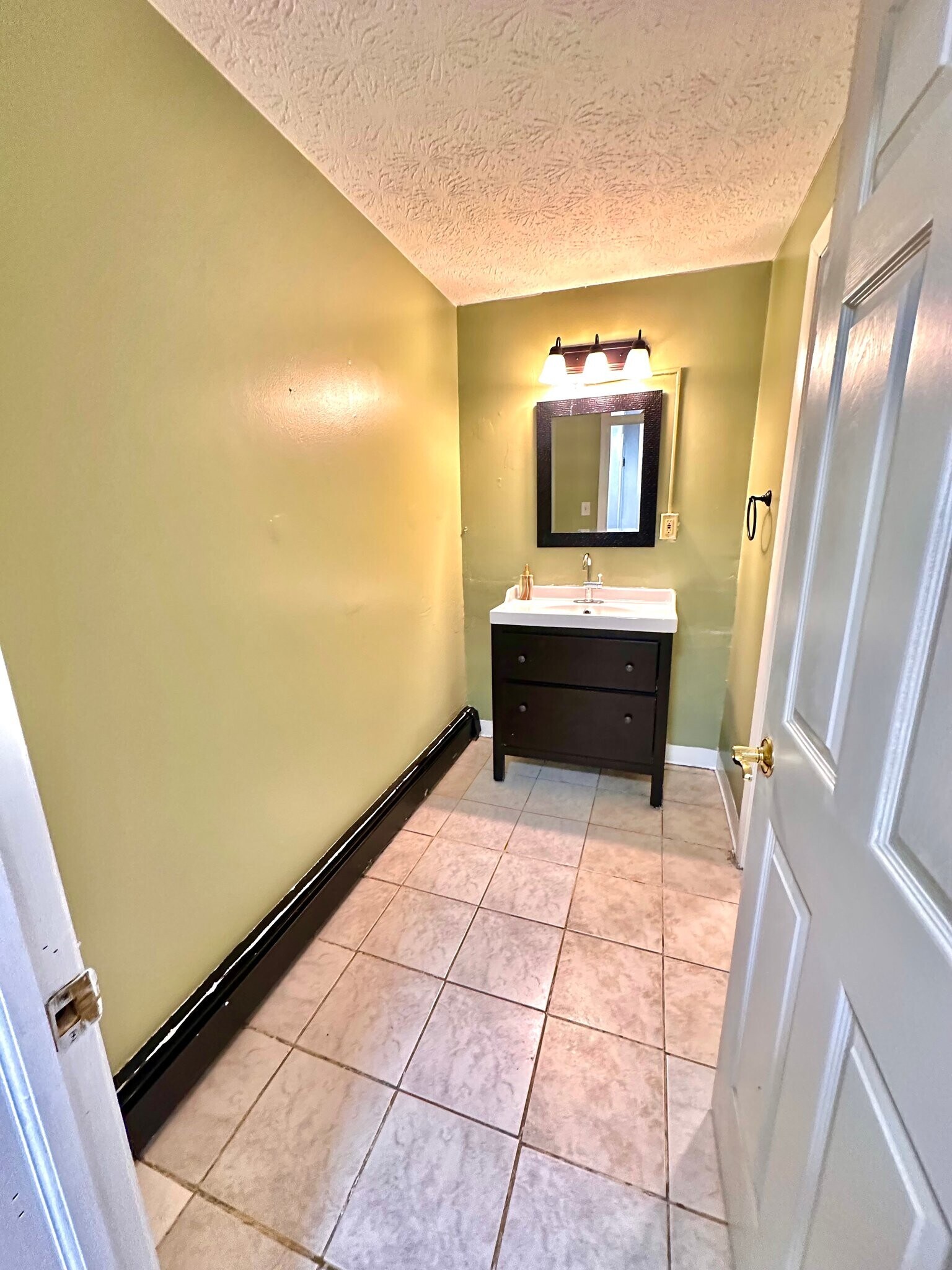 Building Photo - 168 Woodland Dr