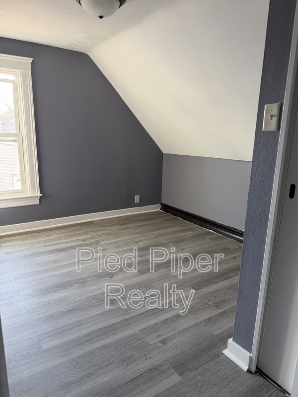 Building Photo - 514 E Garden St