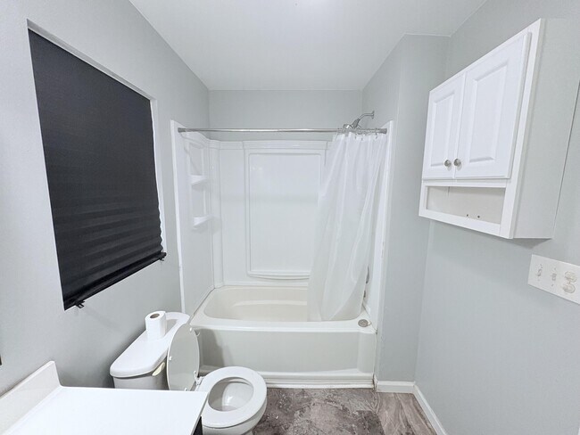 Building Photo - 109 Sheffield Rd