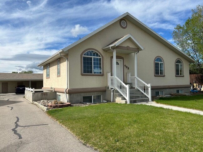 Building Photo - Carterville Duplex