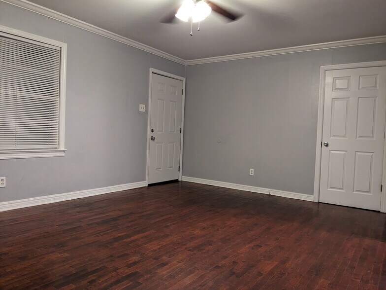 Living Room - 1114 N 35th St