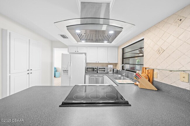 Building Photo - 80 Cindy Ln