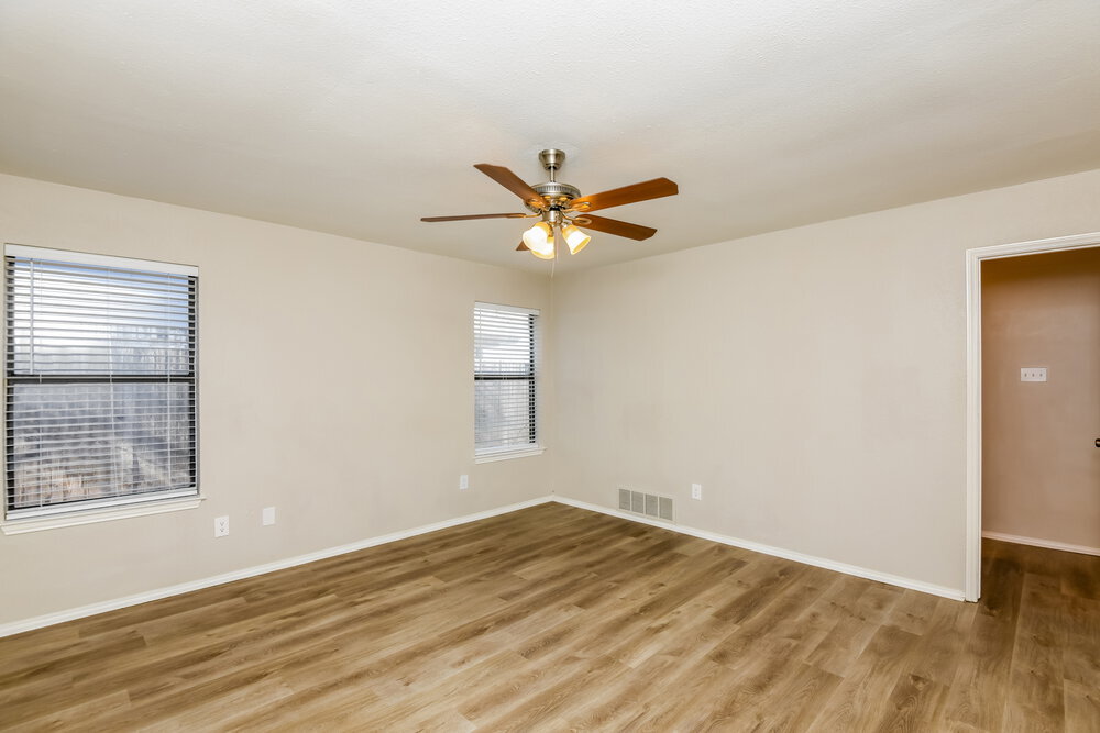 Building Photo - 1354 Gainsborough Way