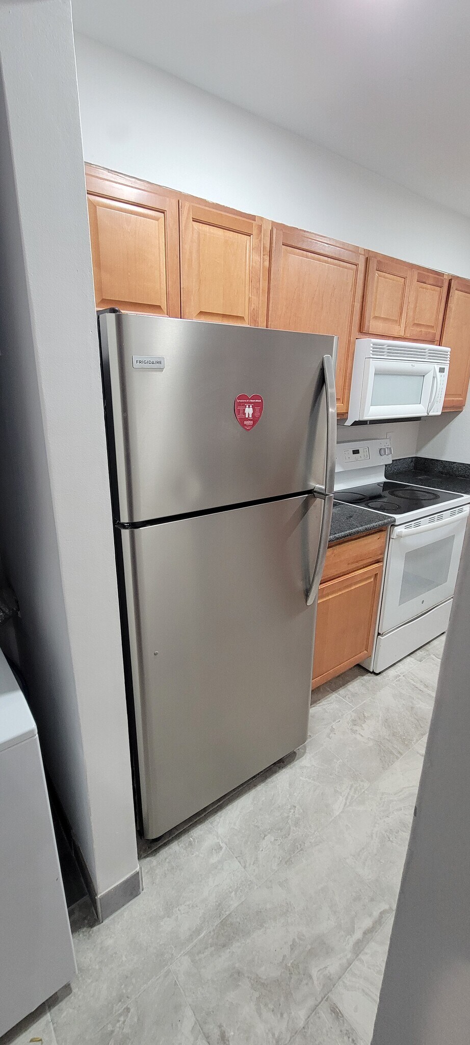 Building Photo - 7142 N Holiday Dr