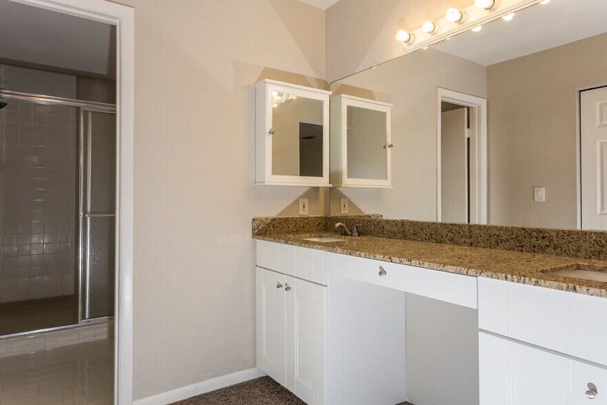 Building Photo - 1161 SW 108th Terrace