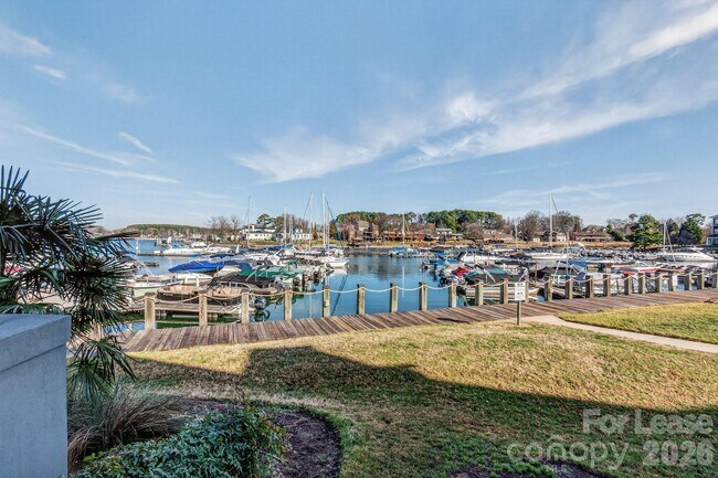 Building Photo - 18695 Vineyard Point Ln