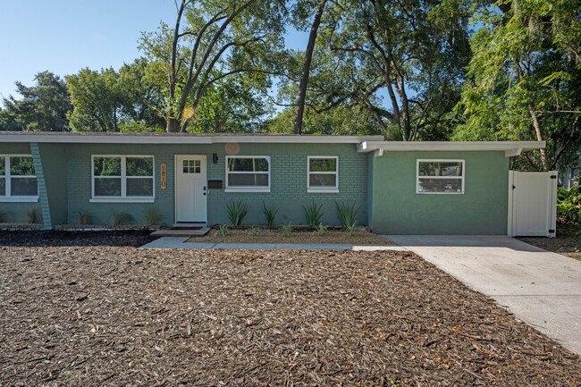 Building Photo - 1810 E Robinson St