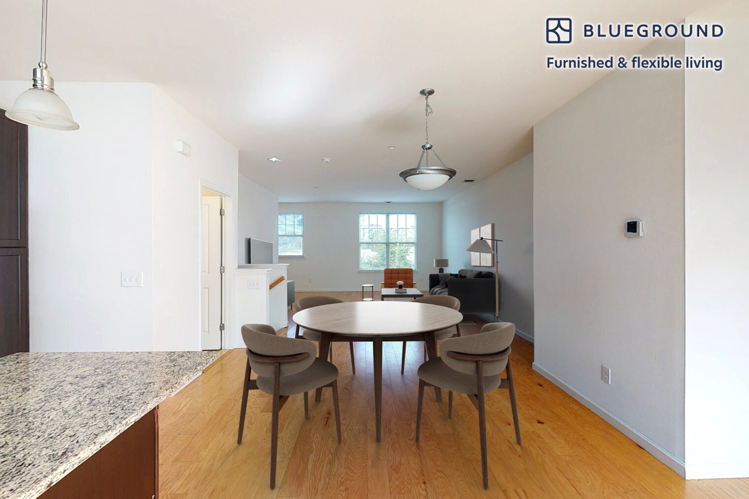 Building Photo - 998 Stewart Ave