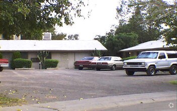 Building Photo - Kenneth Place