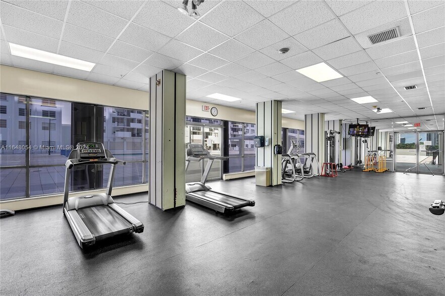 Building Photo - 2780 NE 183rd St