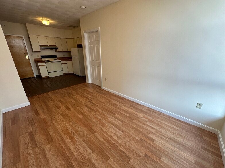 Building Photo - 79 Essex St