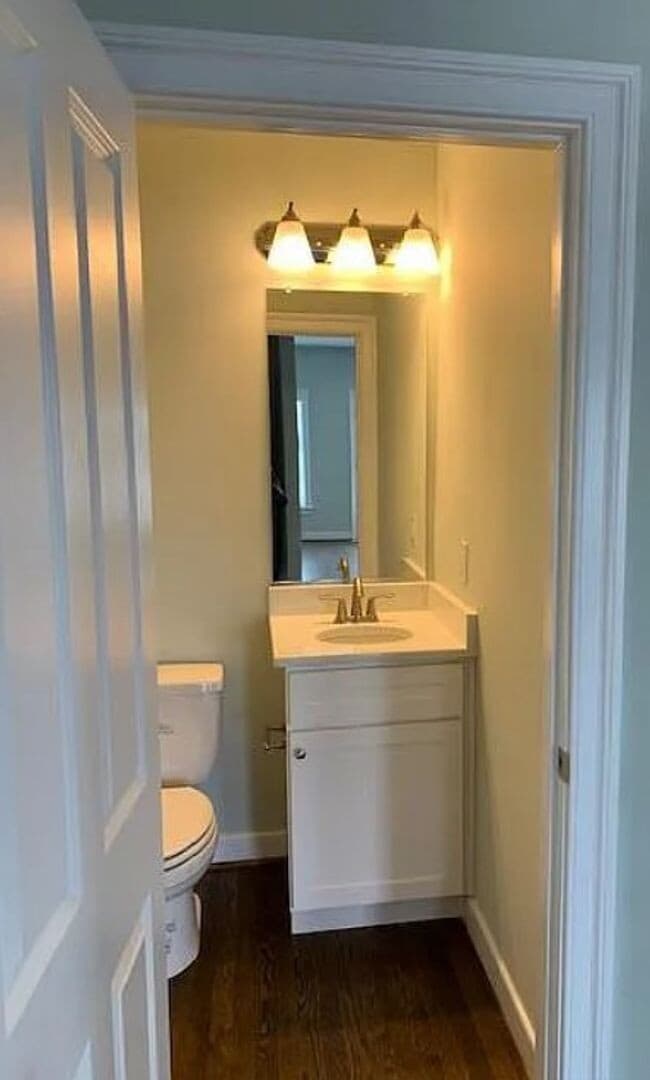 Building Photo - 1608 W Cary St