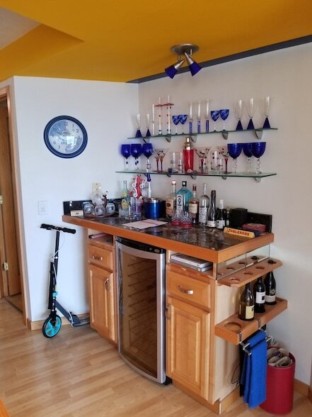 Building Photo - 300 N State St