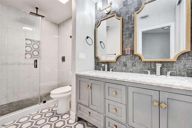 Building Photo - 3325 Carambola Cir S