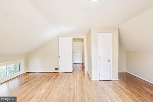 Building Photo - 5714 Ridgway Ave