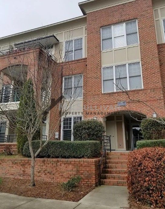 Building Photo - 401 Finsbury St