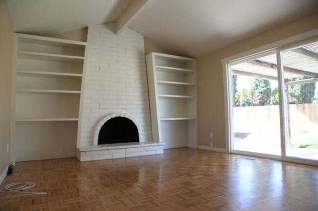 Building Photo - 2308 Wildwood Ct