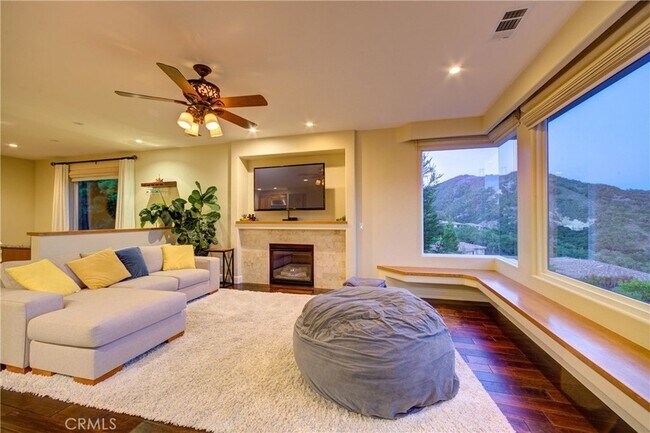 Building Photo - 5595 Tanbark Ct