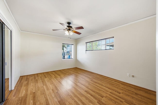 Building Photo - 2421 W Anderson Ave