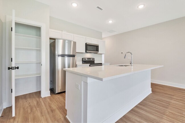 Building Photo - 1121 N Joye St