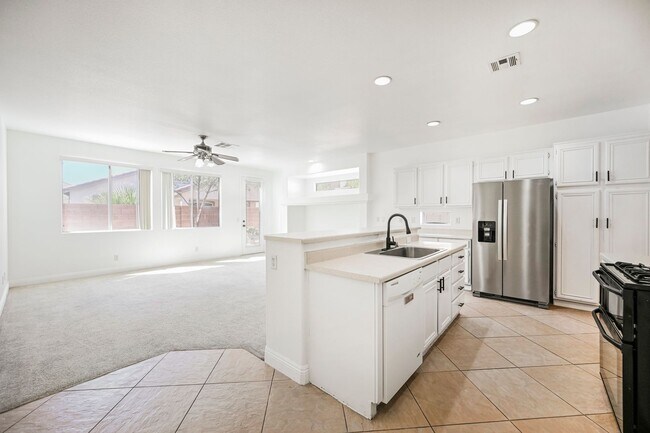 Building Photo - Welcome Home!  One Store Home