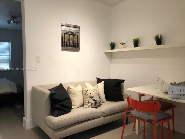 Building Photo - 911 Meridian Ave