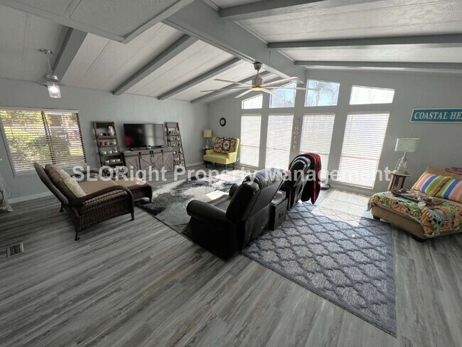 Building Photo - AVAILABLE SEPTEMBER - MOVE IN SPECIAL RATE- 55+ Community - 2 Bed / 2 Bath