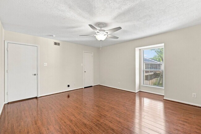 Building Photo - 1100 Augusta Dr