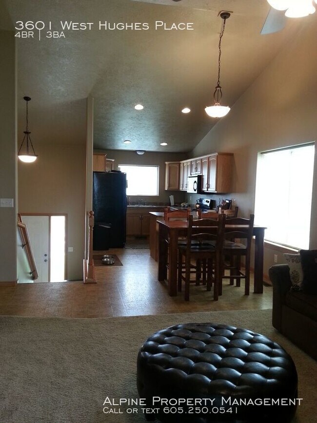 Building Photo - 4 Bed/3 Bath Twinhome For Rent!!