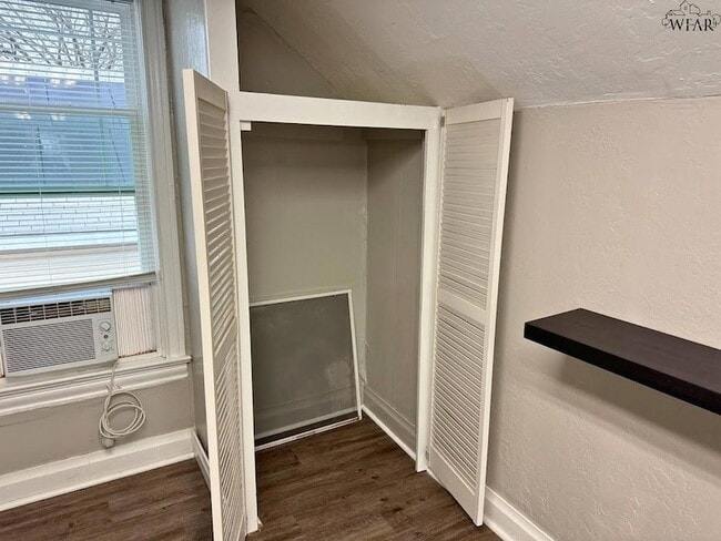 Building Photo - 2015 Polk St