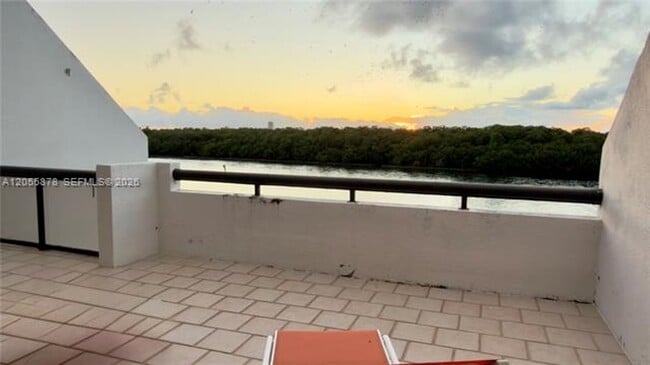 Building Photo - 456 Poinciana Island Dr