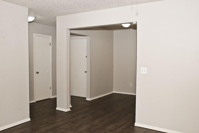 Building Photo - 3208 SE 56th St