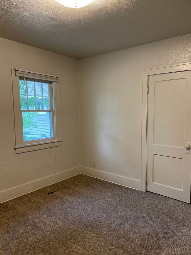 Building Photo - STUDENTS WELCOME! 1 Block North of CSU - Tenant Only Pays Trash