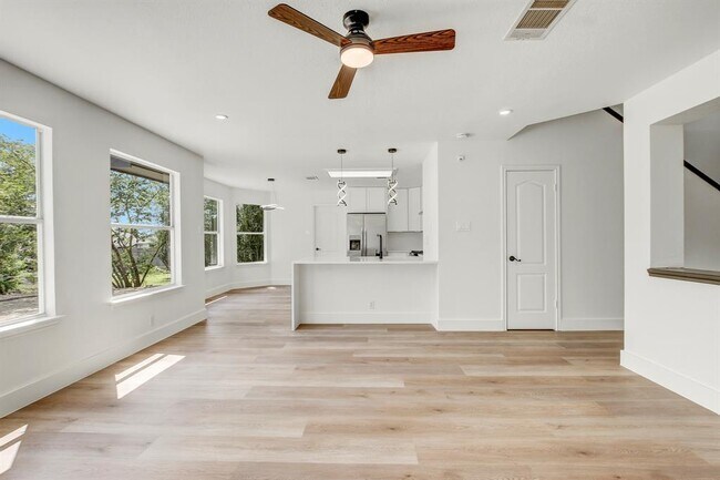 Building Photo - 16803 Bailey Jean Dr