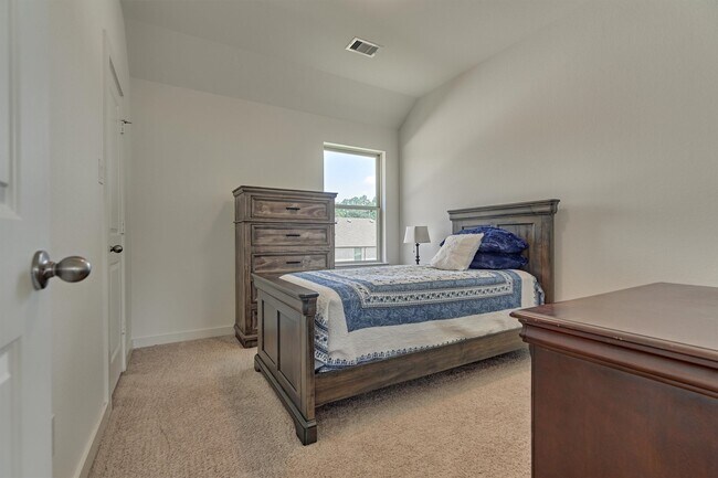 Building Photo - 27129 Ivorywood Dr