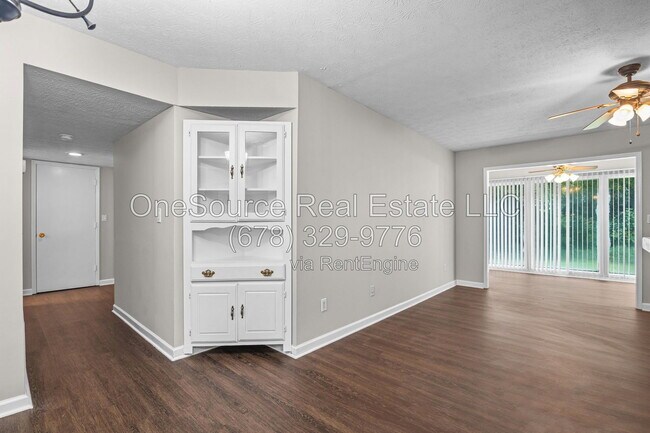 Building Photo - 1806 Augusta Dr