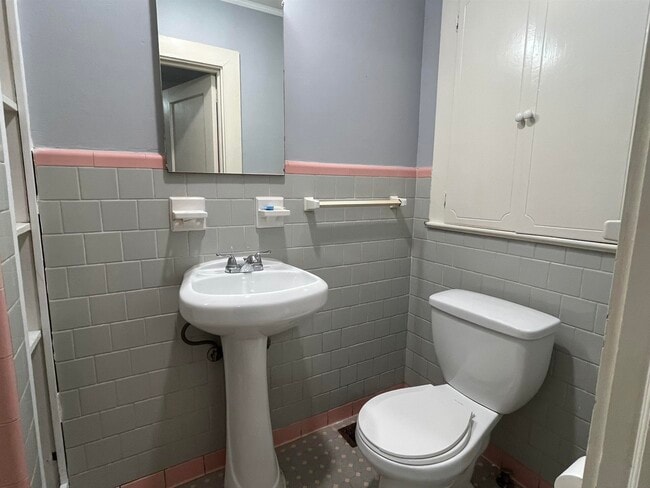 Building Photo - 1136 Palmetto St