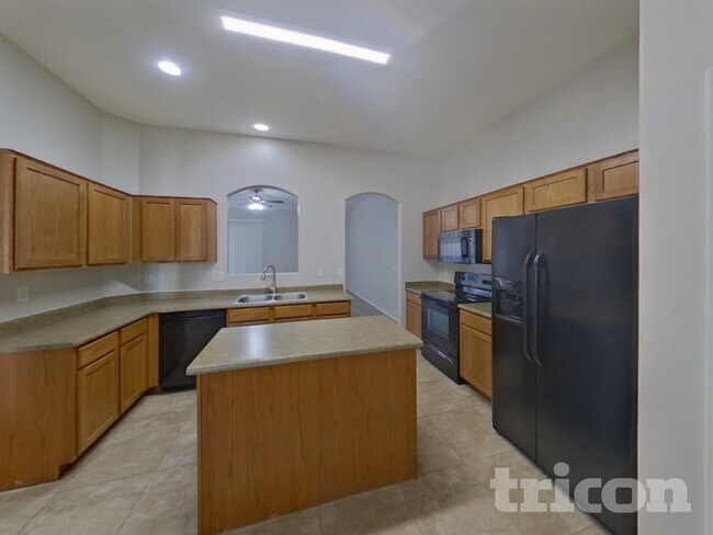 Building Photo - 17601 N Vera Cruz Ave