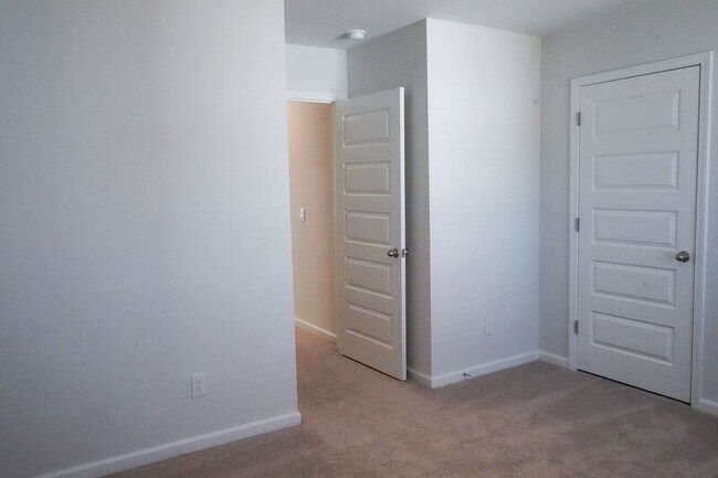 Building Photo - 418 Coconut Dr