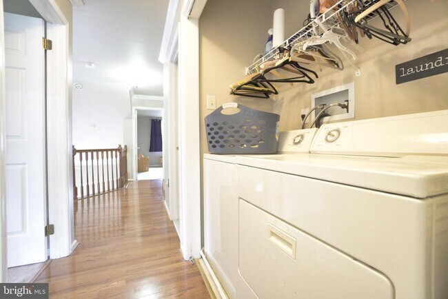 Building Photo - 2041 Greenes Way Cir
