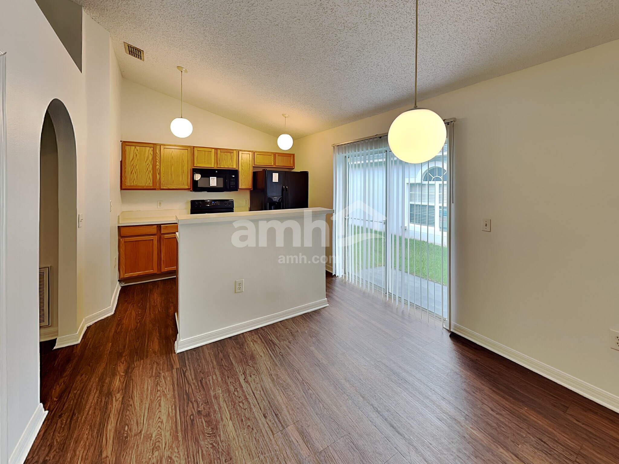 Building Photo - 6544 Gentle Oaks Dr S