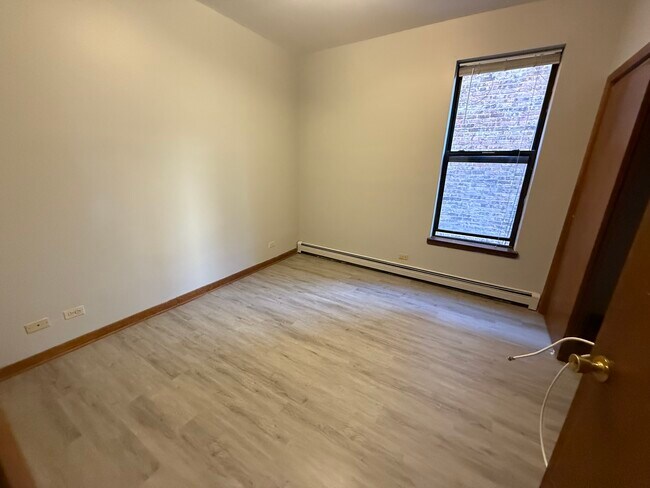 Building Photo - 5852 S King Dr