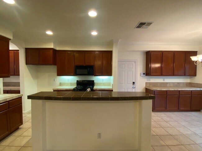 Building Photo - 3530 Callison Dr