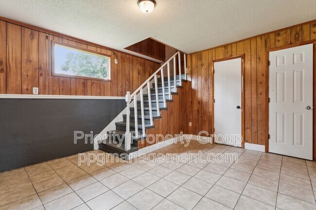 Building Photo - 218 Lovelace Rd