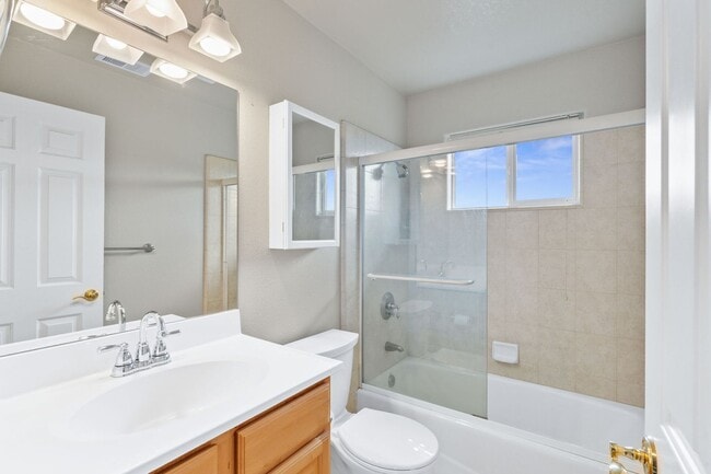 Building Photo - 2 Bedroom, 2 Bath Home with Vineyard Views on a Gated 11-Acre Property
