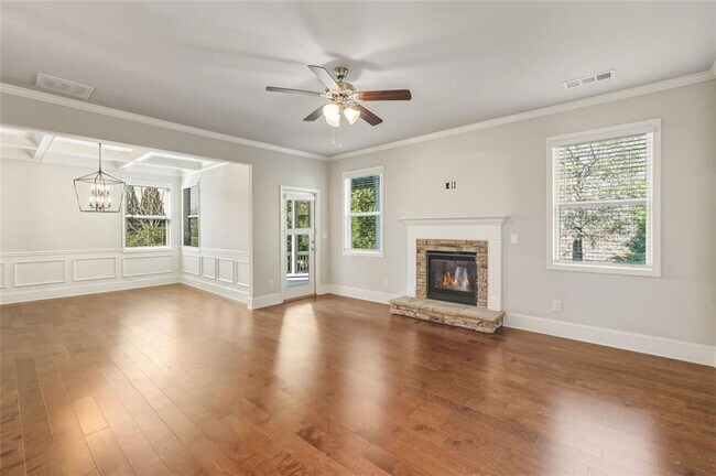 Building Photo - 6496 Crosscreek Ln