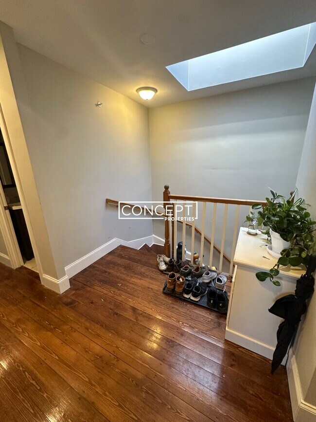 Building Photo - 14 Sewall St