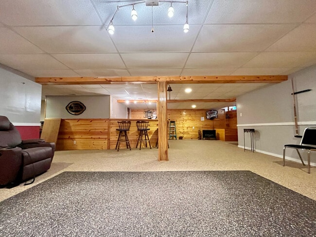 Building Photo - 6286 Fenn Rd